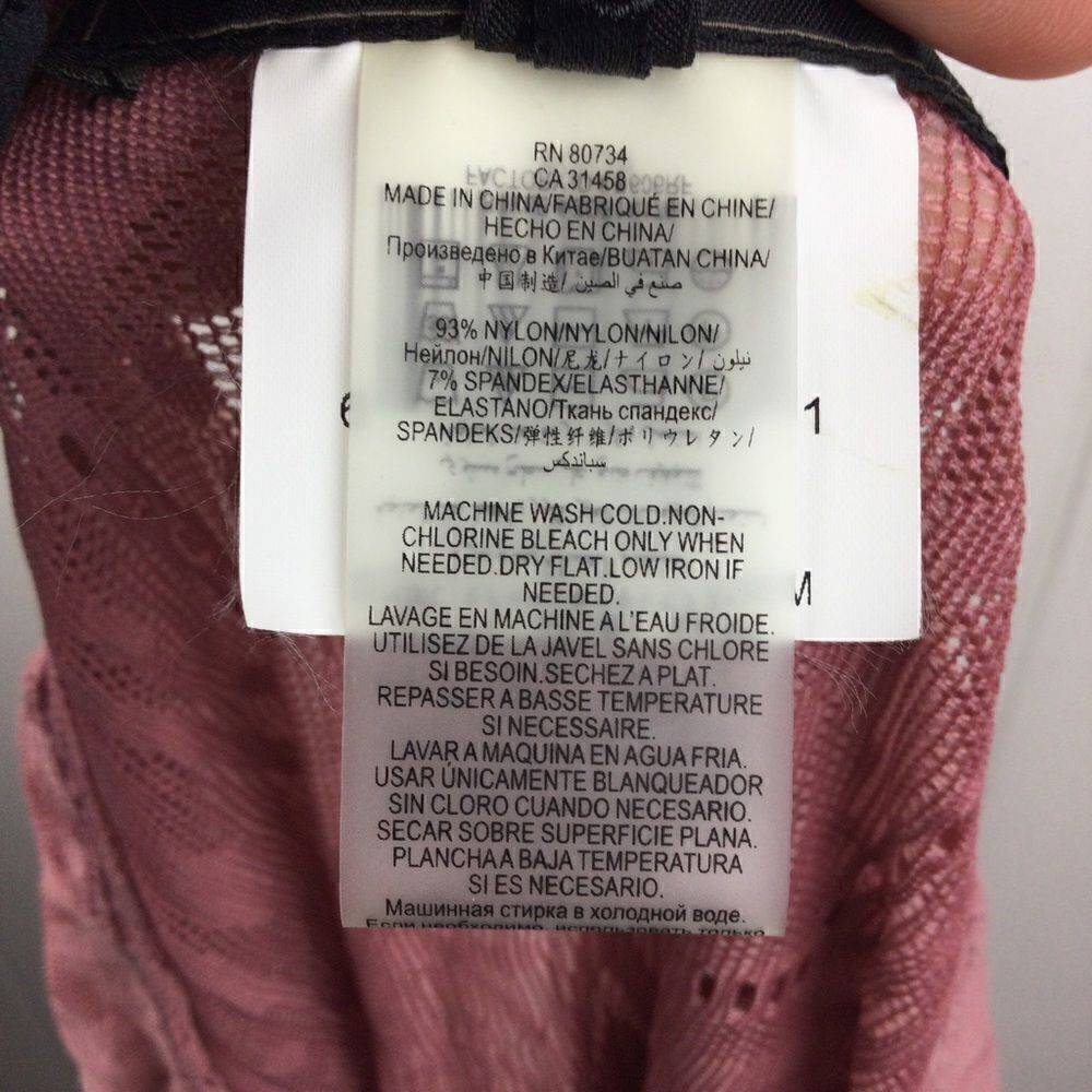 NWT BCBGMAXAZRIA Rose Pink “AGDA”‎ Fitted Lace Long Sleeved Top - Medium - Picture 9 of 10